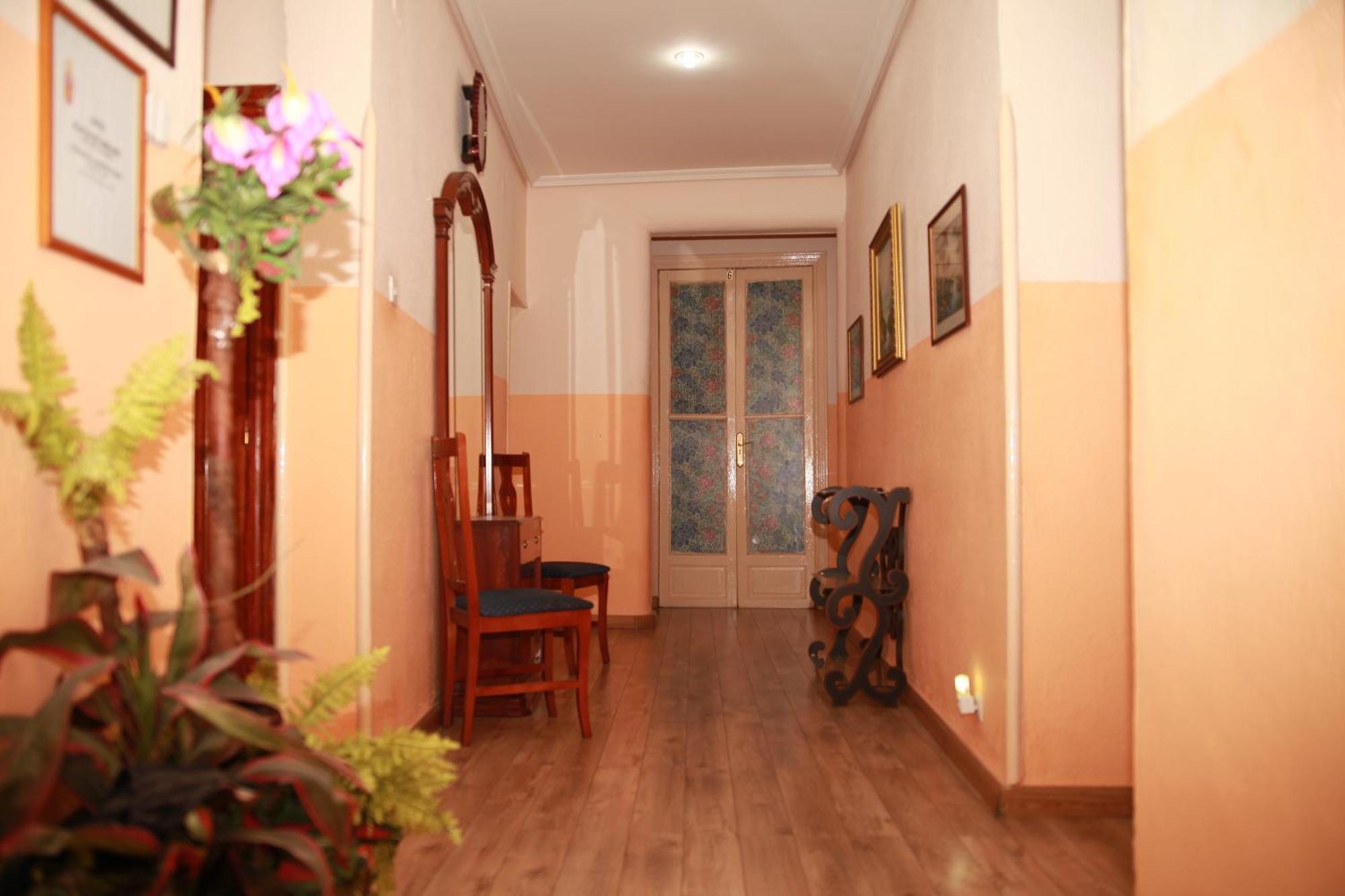 Hostal Loyola — Photos 3